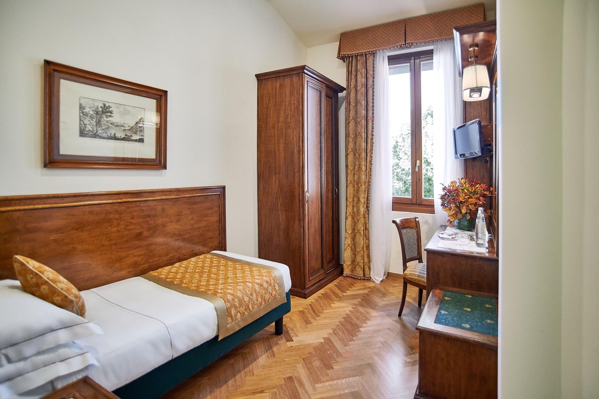 Adler Cavalieri Hotel-private & Gym 4* Florencia